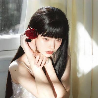 她今天有点奇怪